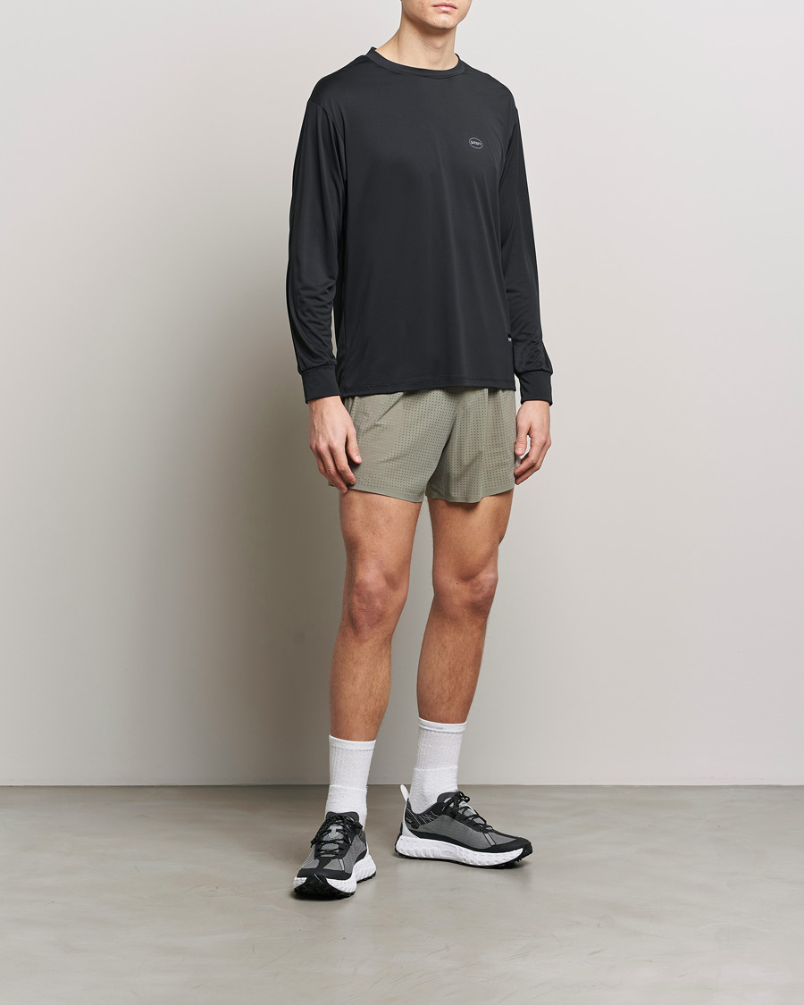 Heren | T-shirts | Satisfy | AuraLite Long Sleeve T-Shirt Black