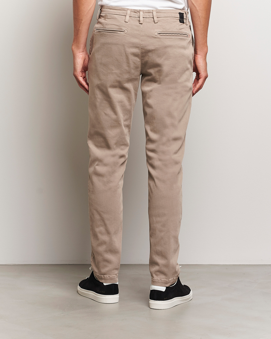 Heren | Broeken | Replay | Benni Hyperflex X-Lite Chinos Sand