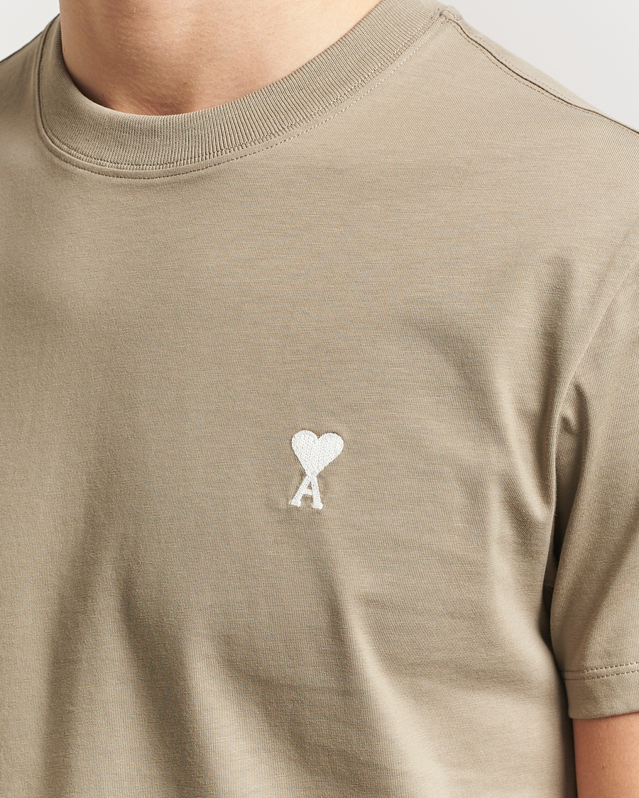 Heren | T-shirts | AMI | Off White Heart Logo T-Shirt Beige