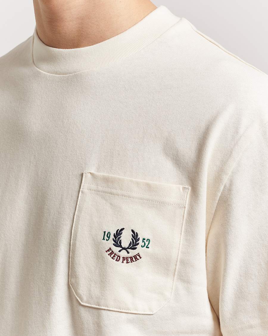 Heren | T-shirts | Fred Perry | Relaxed 1952 Tennis T-Shirt Ecru