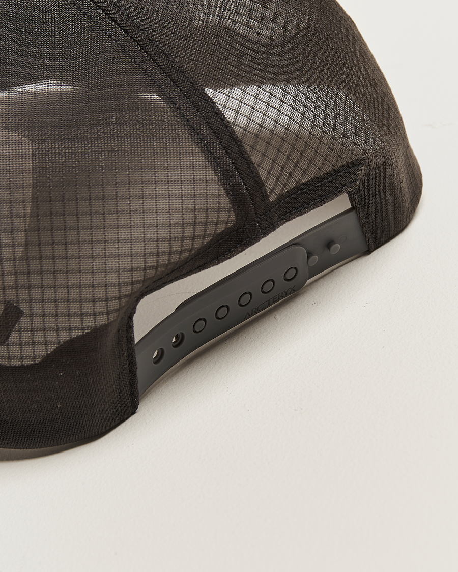 Heren | Arc'teryx Bird Trucker Cap Black/Cloud | Arc'teryx | Bird Trucker Cap Black/Cloud