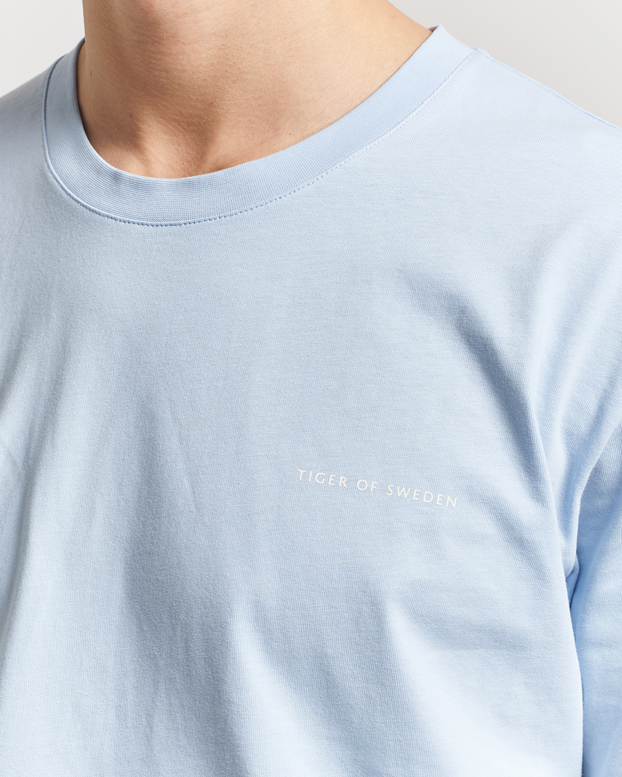 Heren | T-shirts | Tiger of Sweden | Pro Cotton Logo T-Shirt Light Blue