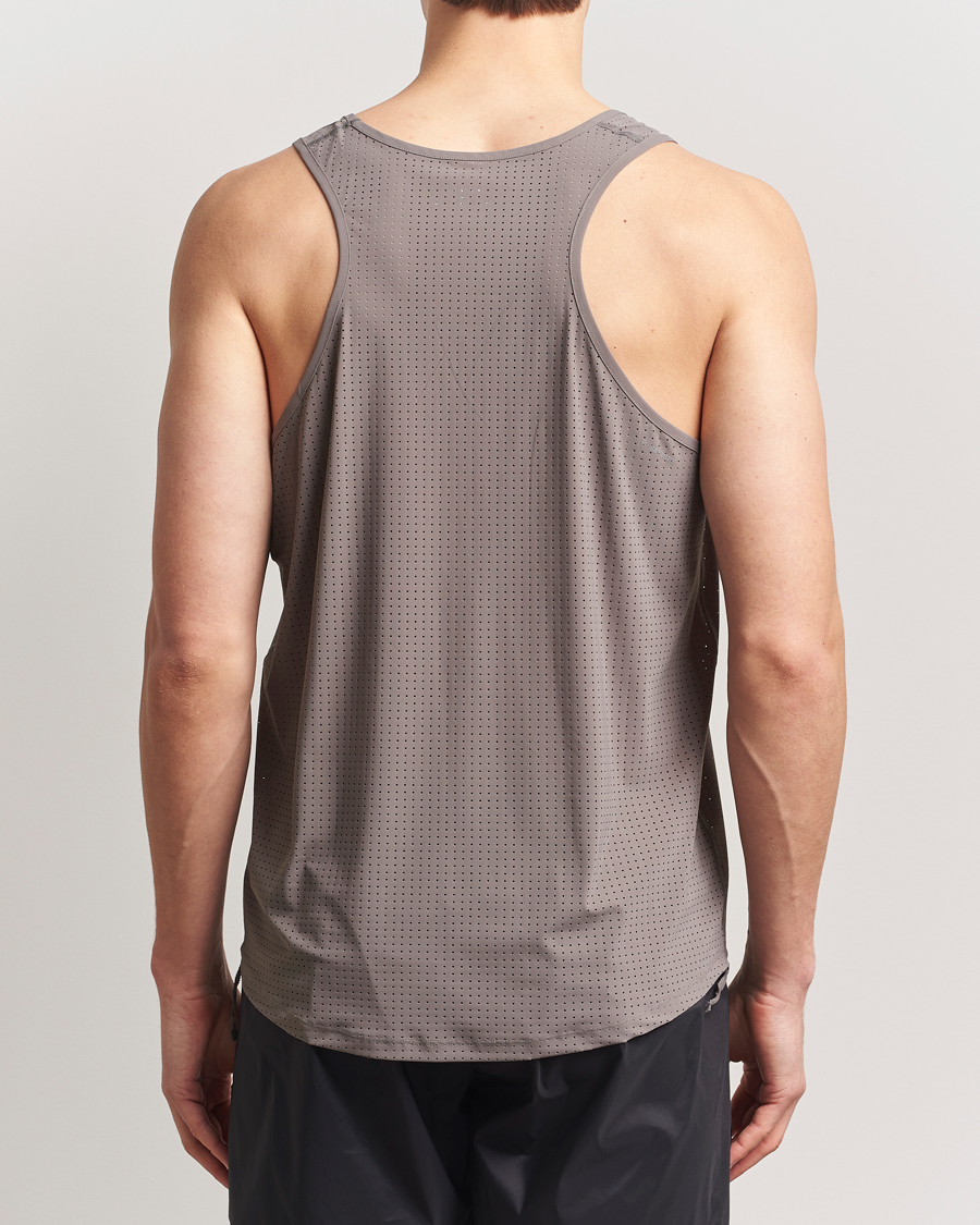 Heren | T-shirts | Satisfy | Space-O Singlet Taupe